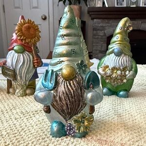 Unique Resin A Garden Gnome Figurine - Multicolor